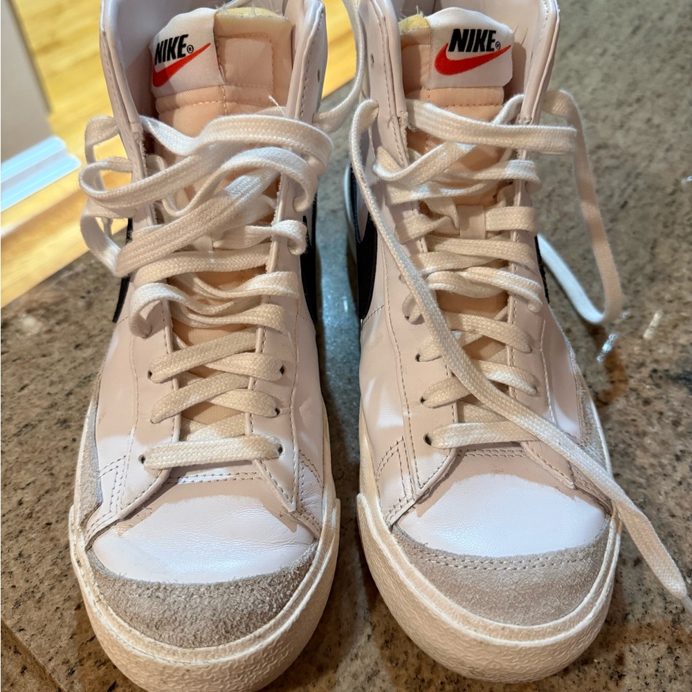 Nike Women's White and Black Sneakers with Red Accents
